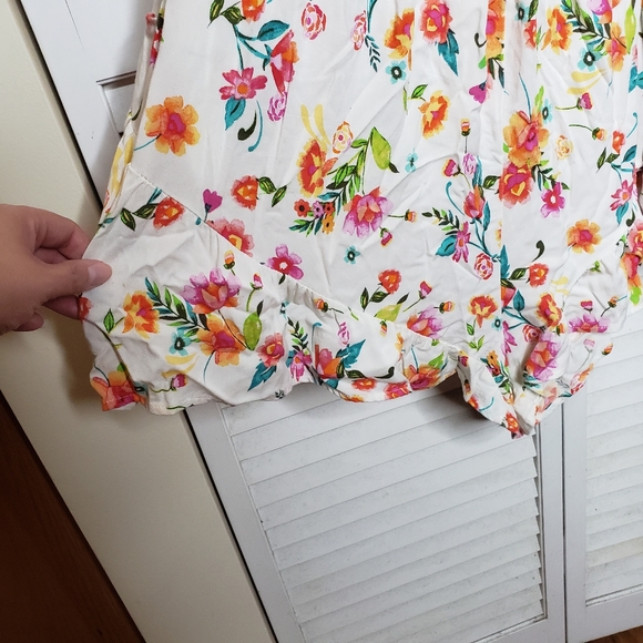 Torrid Floral Print Cold Shoulder Ruffle Romper 1X - Picture 9 of 16